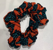 Charger l&#39;image dans la galerie, Chouchou en wax ( scrunchies)